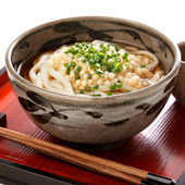 簡単すぎて…でもおいしい！定番うどん「たぬきうどん」