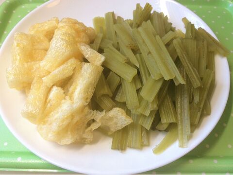 秋田ふきの 風味を楽しむ 簡単炒め 暮らしニスタ 秋田ふきの 風味を楽しむ 簡単炒め 暮らしニスタ