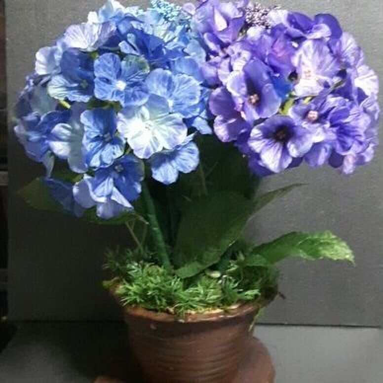 100均の造花で作ったアジサイの鉢植えを紹介します 暮らしニスタ 100均の造花で作ったアジサイの鉢植えを紹介します 暮らしニスタ