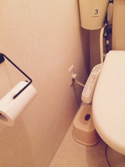 子供のトイレの踏み台を100均のコレで代用 暮らしニスタ 子供のトイレの踏み台を100均のコレで代用 暮らしニスタ