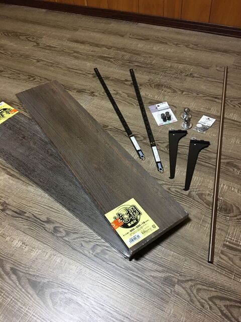 リアルな木目 簡単接着剤不要 クリックフロアーズで男前インテリア 暮らしニスタ リアルな木目 簡単接着剤不要 クリックフロアーズで男前インテリア 暮らしニスタ