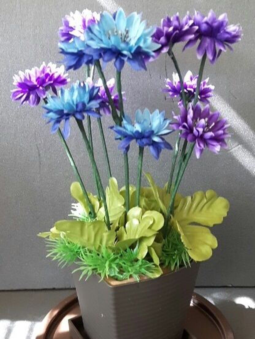 100均の造花で作った矢車草の鉢植えを紹介します 暮らしニスタ 100均の造花で作った矢車草の鉢植えを紹介します 暮らしニスタ