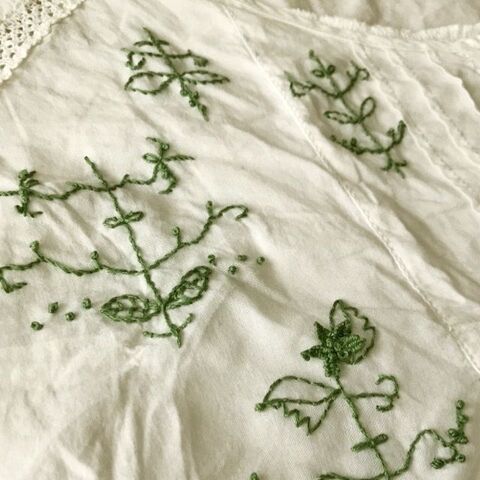 タンスの肥やしのブラウスを刺繍でリメイク 暮らしニスタ タンスの肥やしのブラウスを刺繍でリメイク 暮らしニスタ