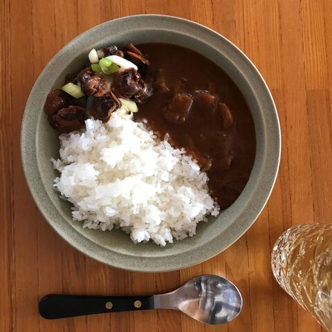 キャンパーたちをとりこにした味をアレンジ 赤貝カレー 暮らしニスタ キャンパーたちをとりこにした味をアレンジ 赤貝カレー 暮らしニスタ