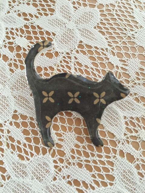 プラ板利用でレジン節約 初心者にでも簡単 かわいいレジンアクセサリー作り 暮らしニスタ プラ板利用でレジン節約 初心者にでも簡単 かわいいレジンアクセサリー作り 暮らしニスタ