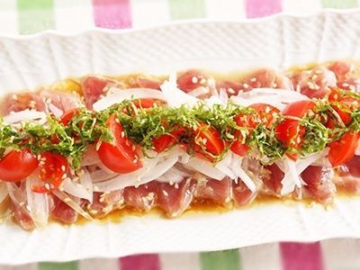 爽やかな青じそとごまの風味が楽しめる！【カツオの和風カルパッチョ】