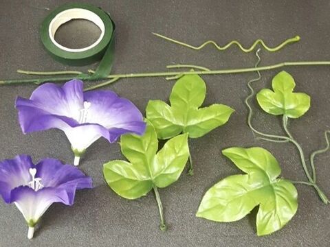 立派な 朝顔の鉢植え が アレンジ次第で100均の造花で作れます 暮らしニスタ 立派な 朝顔の鉢植え が アレンジ次第で100均の造花で作れます 暮らしニスタ