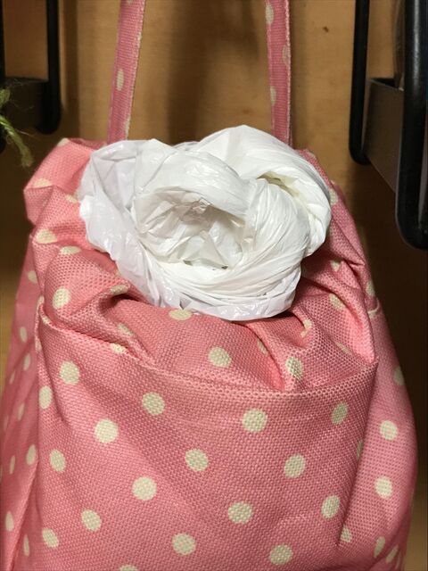 100均ティッシュケースで簡単 便利 次々取り出せるレジ袋収納 暮らしニスタ 100均ティッシュケースで簡単 便利 次々取り出せるレジ袋収納 暮らしニスタ