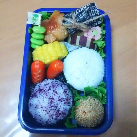 キャラ弁 簡単のせるだけシリーズ 梅雨のかたつむりおにぎり弁当 暮らしニスタ キャラ弁 簡単のせるだけシリーズ 梅雨のかたつむりおにぎり弁当 暮らしニスタ