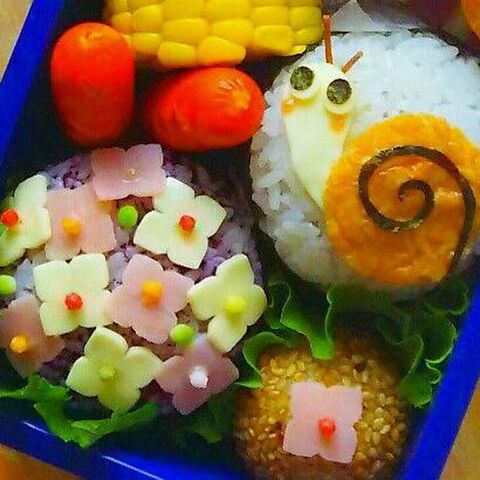 キャラ弁 簡単のせるだけシリーズ 梅雨のかたつむりおにぎり弁当 暮らしニスタ キャラ弁 簡単のせるだけシリーズ 梅雨のかたつむりおにぎり弁当 暮らしニスタ