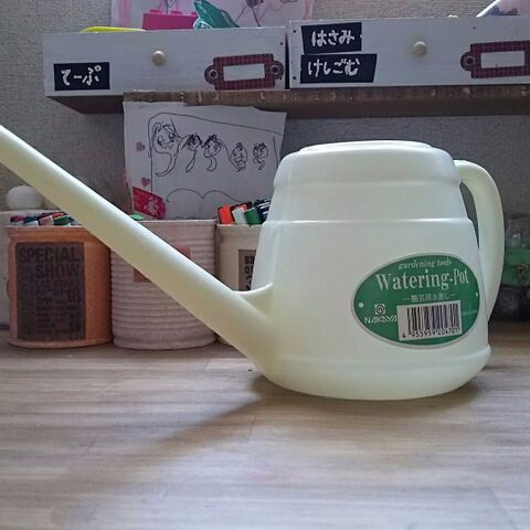 100円ショップのプラスチック水差しをリメイク ペンキの調合で実験に挑戦です 暮らしニスタ 100円ショップのプラスチック水差しをリメイク ペンキの調合で実験に挑戦です 暮らしニスタ