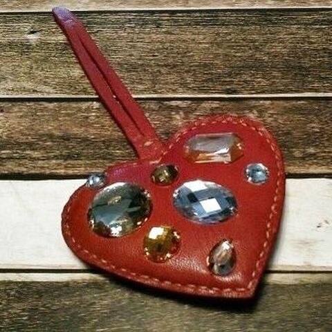 百均材料を使って 本格仕様の革バッグチャーム 暮らしニスタ 百均材料を使って 本格仕様の革バッグチャーム 暮らしニスタ