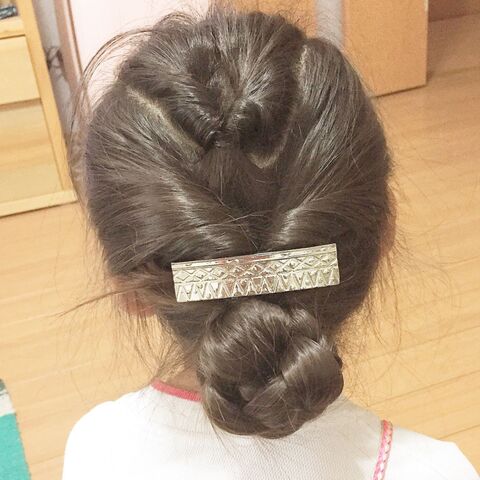 くるりんぱと三つ編みで可愛く涼しいヘアアレンジ 暮らしニスタ くるりんぱと三つ編みで可愛く涼しいヘアアレンジ 暮らしニスタ