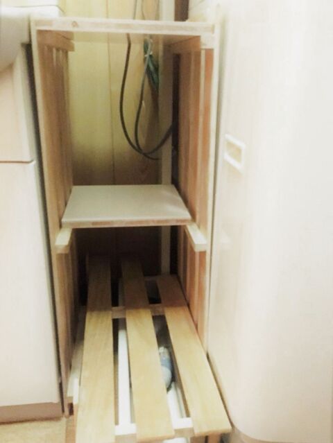 すのこ 端材で 洗面台と洗濯機の間にピッタリの収納棚をdiy 暮らしニスタ すのこ 端材で 洗面台と洗濯機の間にピッタリの収納棚をdiy 暮らしニスタ