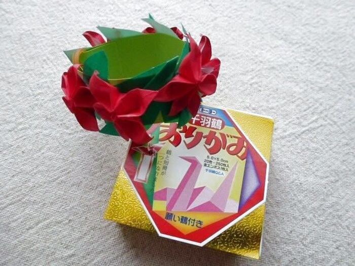 折り紙で花かんむりを作る