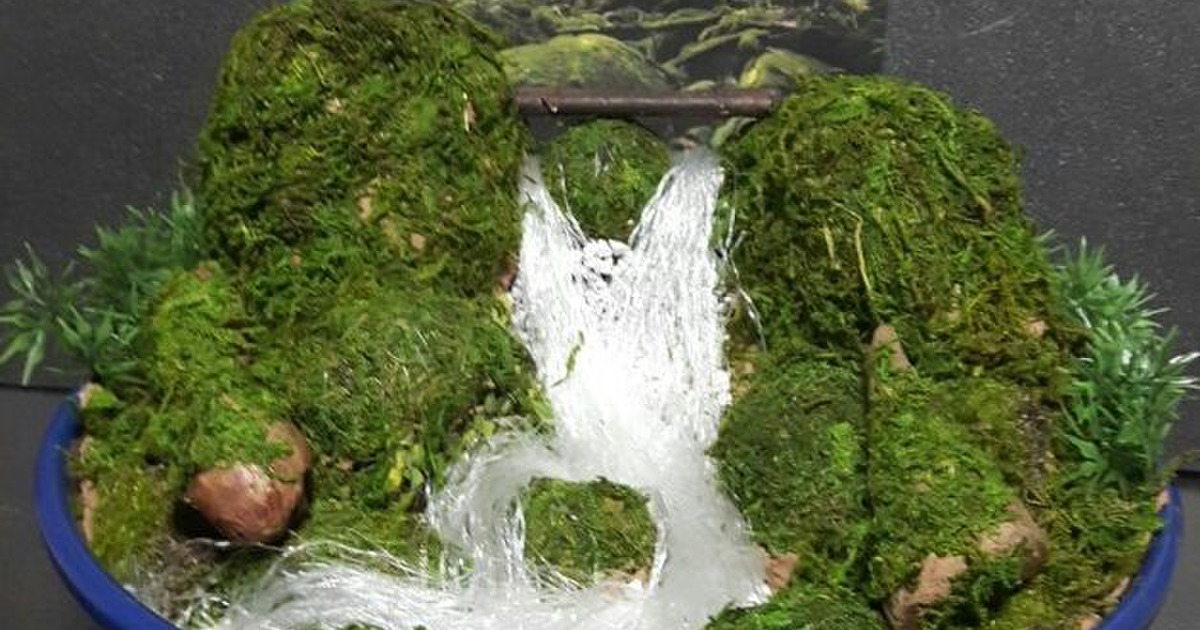100均の 鉢受け皿 で 山奥の清流風景を作る 暮らしニスタ
