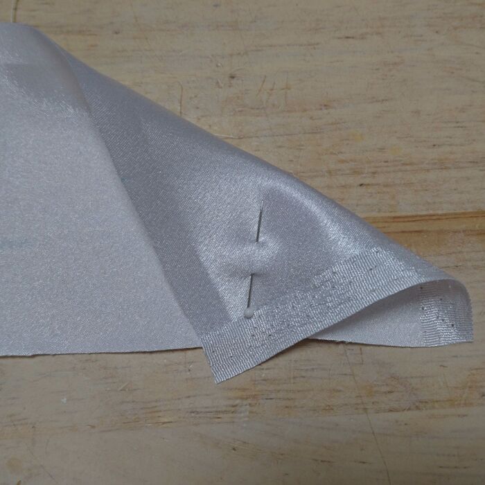 折り目は付けずに袋状に縫い合わせていきます