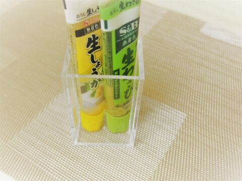 冷蔵庫のドアポケットのチューブ収納 無印のアクリル収納を利用 暮らしニスタ