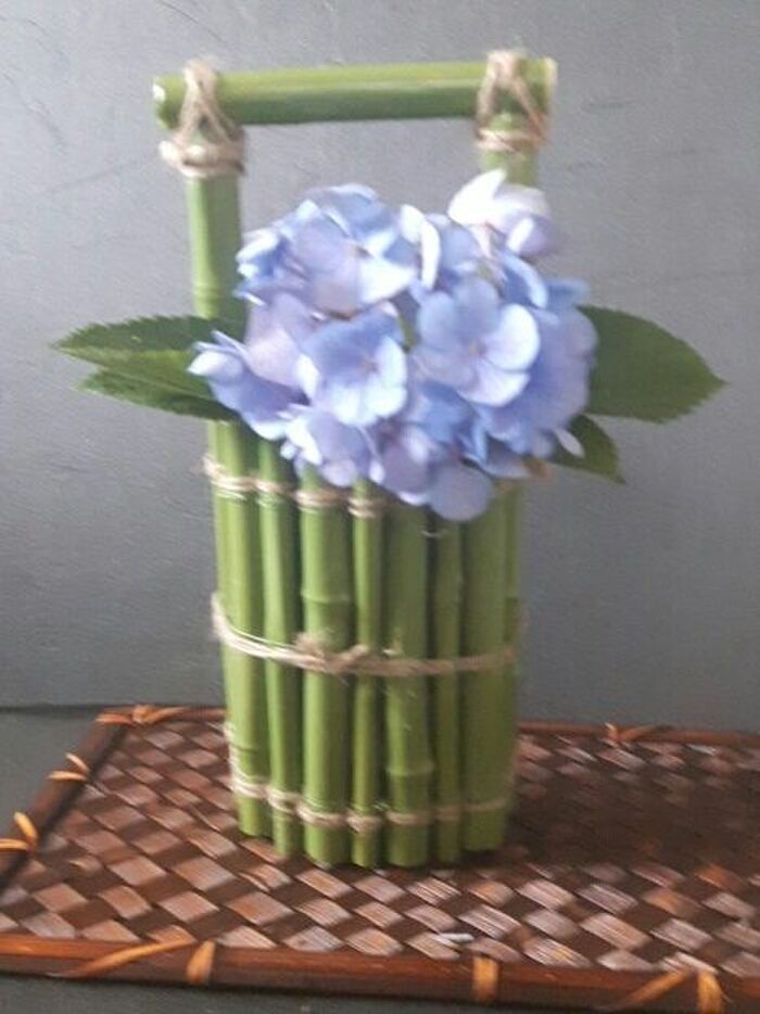 100均の材料で風情のある、” 竹の一輪刺し花瓶 ”　を作る。