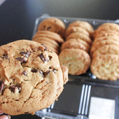 コストコのド定番商品！★バラエティークッキー★の値段や味、冷凍保存方法について