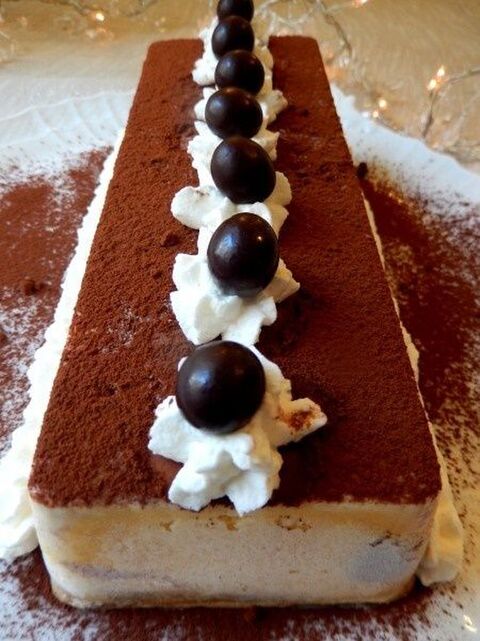 イタリア生まれの冷たいスイーツ ティラミス風味セミフレッド 暮らしニスタ