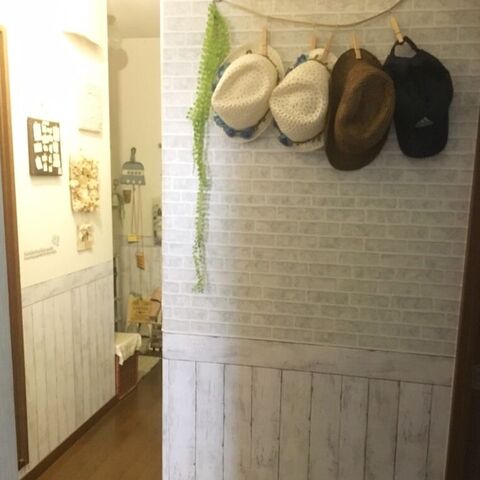 2種類リメイクシートでアクセントウォール風に 100均diy 暮らしニスタ 2種類リメイクシートでアクセントウォール風に 100均diy 暮らしニスタ