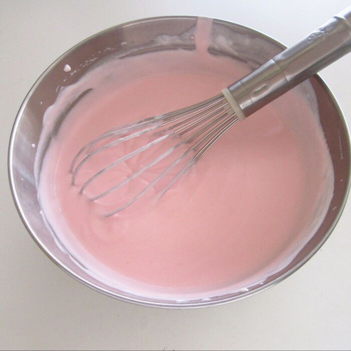 桃ピューレと豆乳ホイップクリームを混ぜる。