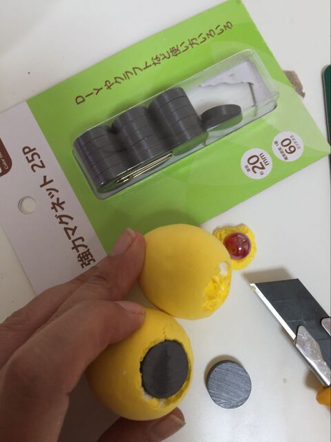 セリアかる いかみねんどをつるピカに 起き上がりキャラ の作り方 暮らしニスタ セリアかる いかみねんどをつるピカに 起き上がりキャラ の作り方 暮らしニスタ