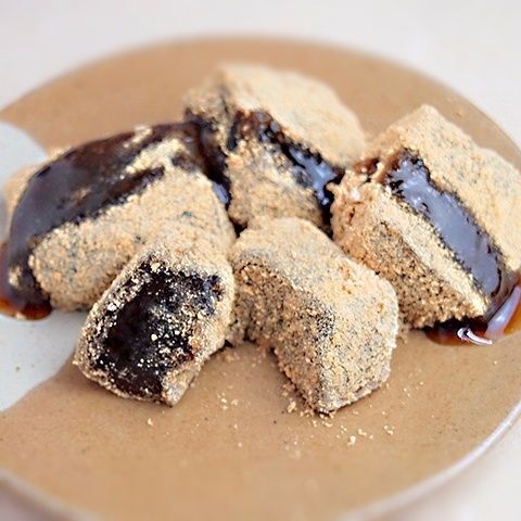 ほんのり苦味がきいた コーヒーわらび餅のレシピ 暮らしニスタ ほんのり苦味がきいた コーヒーわらび餅のレシピ 暮らしニスタ