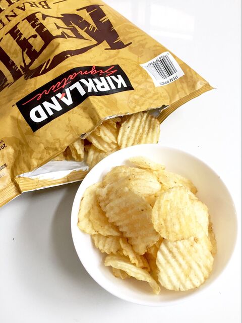 意外な美味しさが コストコの巨大ポテチ ケトルチップス シーソルト味 に挑戦 暮らしニスタ 意外な美味しさが コストコの巨大ポテチ ケトルチップス シーソルト味 に挑戦 暮らしニスタ