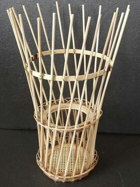 シンプルだけど豪華に見える 竹の花瓶を100均の竹コースターと竹串を使って作る 暮らしニスタ シンプルだけど豪華に見える 竹の花瓶を100均の竹コースターと竹串を使って作る 暮らしニスタ