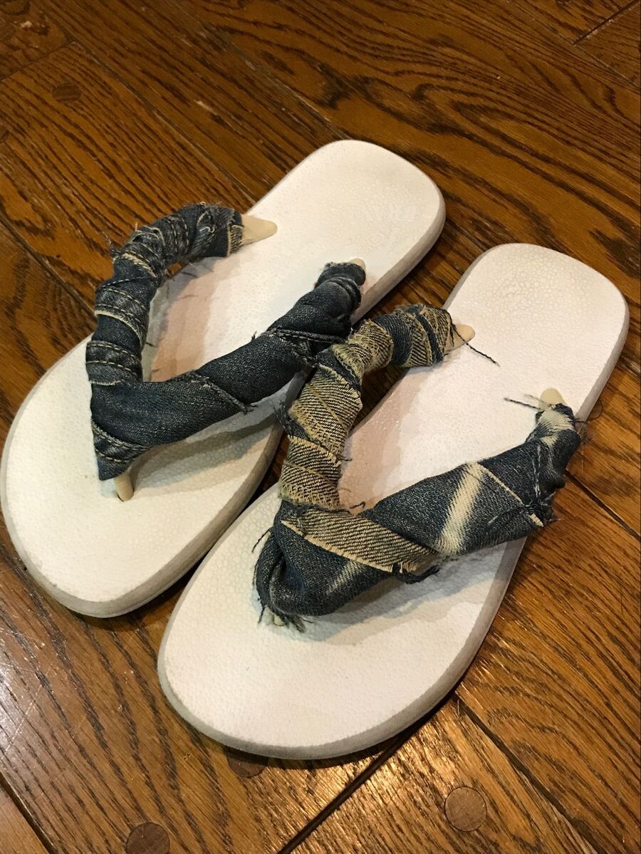 デニムを巻くだけ 簡単リメイク オシャレでかっこいいビーチサンダル 暮らしニスタ デニムを巻くだけ 簡単リメイク オシャレでかっこいいビーチサンダル 暮らしニスタ