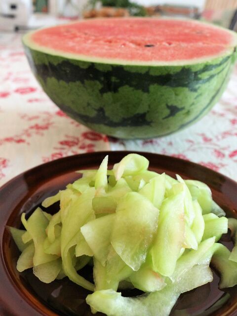 捨てるのはもったいない スイカの皮でキムチ作り 暮らしニスタ