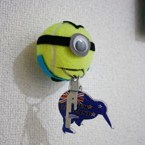 テニスボールを使ってミニオンズの壁フックを作りました 暮らしニスタ テニスボールを使ってミニオンズの壁フックを作りました 暮らしニスタ