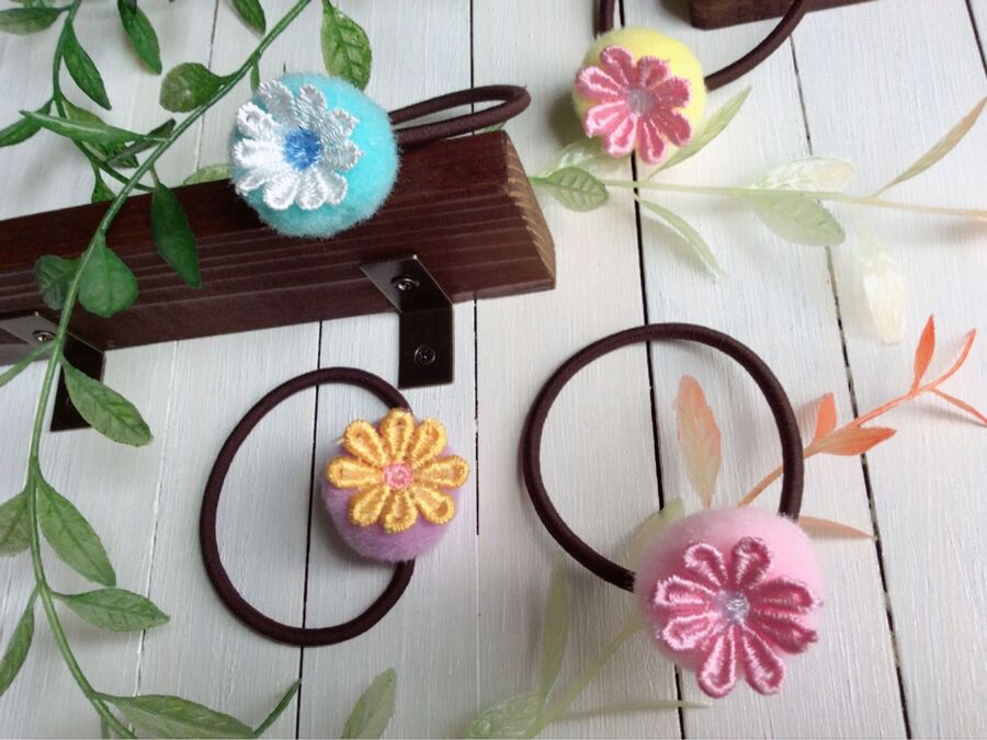 デコレーションボールで簡単 ゆめかわいい ヘアゴム 暮らしニスタ デコレーションボールで簡単 ゆめかわいい ヘアゴム 暮らしニスタ