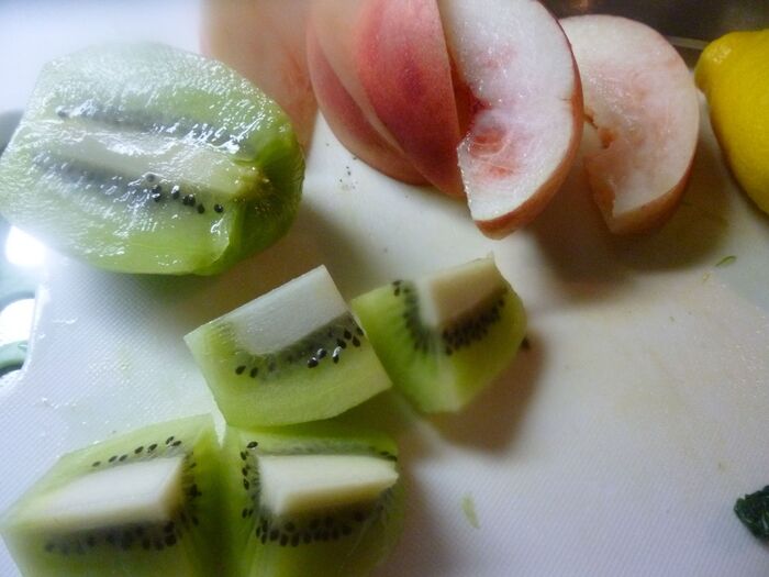 果物を切る。