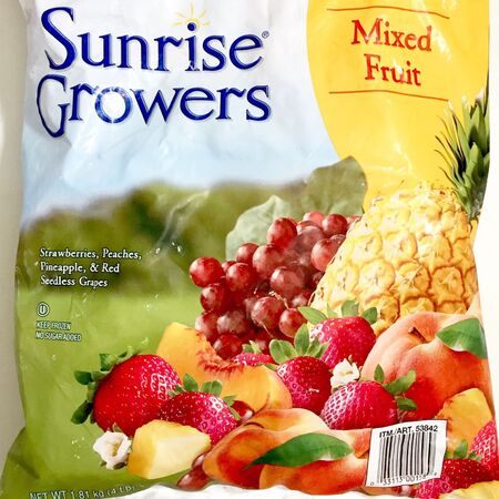 コストコ「冷凍カットフルーツ Sunrise Growers」は、4種類入ってお得！