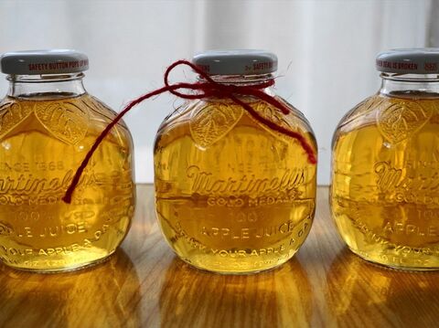 プチギフトにも コストコのマルティネリ アップルジュースの味 値段 瓶のリメイク法 暮らしニスタ