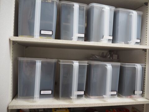 道具不要 パントリーのごちゃごちゃ感もこれでスッキリ 目隠し収納 暮らしニスタ 道具不要 パントリーのごちゃごちゃ感もこれでスッキリ 目隠し収納 暮らしニスタ