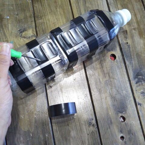 ペットボトルで簡単 子どもが喜ぶ スプリンクラー 暮らしニスタ ペットボトルで簡単 子どもが喜ぶ スプリンクラー 暮らしニスタ