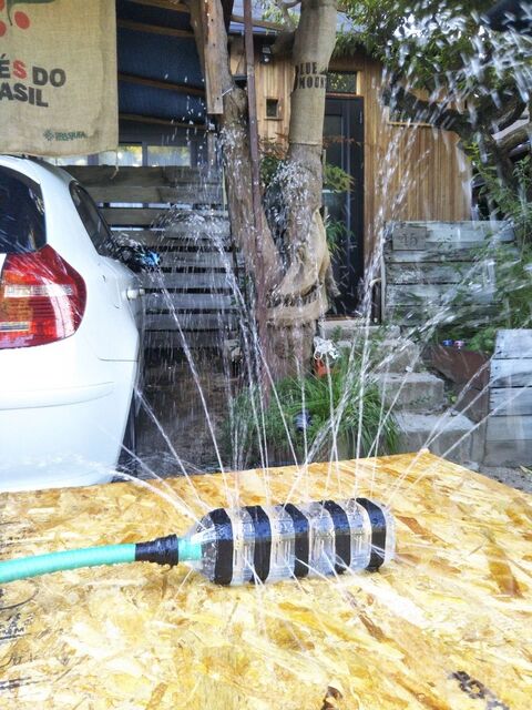 ペットボトルで簡単 子どもが喜ぶ スプリンクラー 暮らしニスタ ペットボトルで簡単 子どもが喜ぶ スプリンクラー 暮らしニスタ