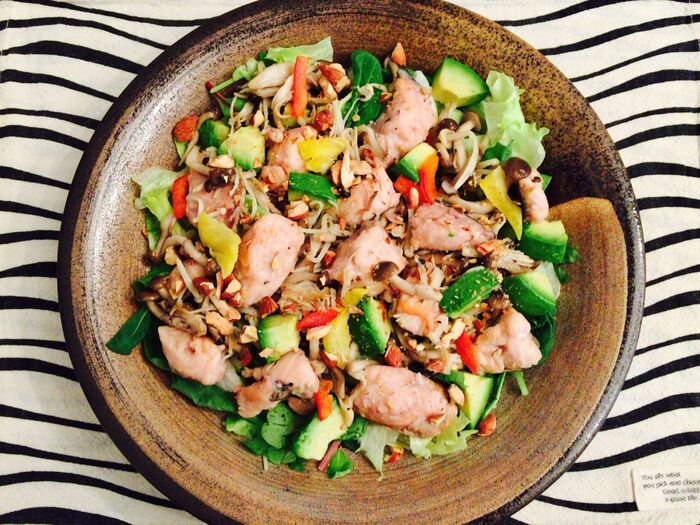一皿で栄養満点ダイエット！鮭とキノコのAutumn Power Salad
