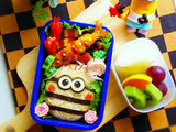 《キャラ弁》めんつゆおにぎりで簡単♡ミニオンズ弁当