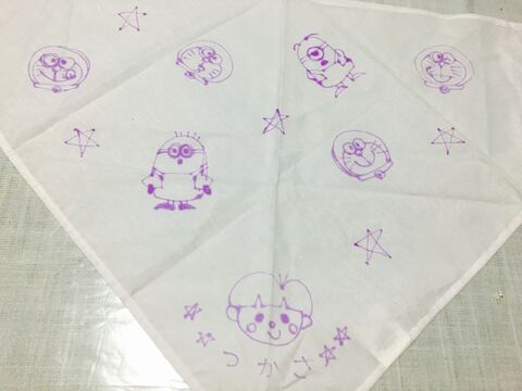 100均無地三角巾を簡単刺繍でドラえもん ミニオンズのオリジナルグッズに 暮らしニスタ 100均無地三角巾を簡単刺繍でドラえもん ミニオンズのオリジナルグッズに 暮らしニスタ
