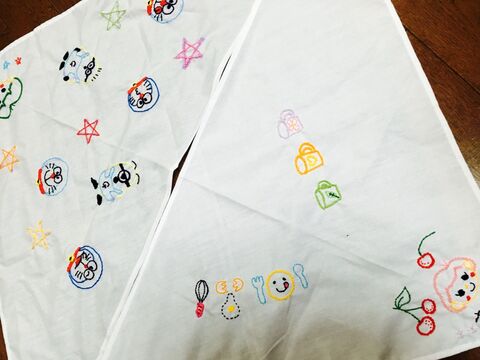 100均無地三角巾を簡単刺繍でドラえもん ミニオンズのオリジナルグッズに 暮らしニスタ 100均無地三角巾を簡単刺繍でドラえもん ミニオンズのオリジナルグッズに 暮らしニスタ