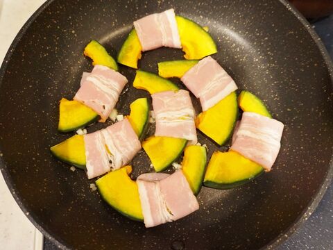 がぼちゃが苦手な男性にも ガーリック風味のかぼちゃのベーコン巻き 暮らしニスタ