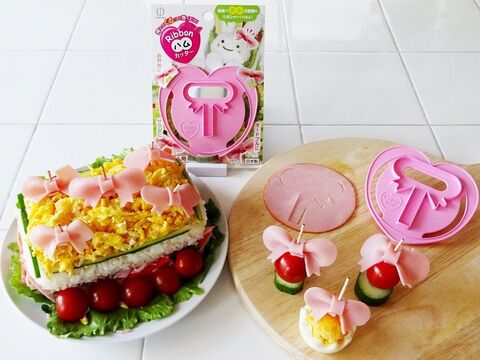 ハムのリボンが可愛いすぎ デコ弁 Snsで映える リボンハムカッター 暮らしニスタ ハムのリボンが可愛いすぎ デコ弁 Snsで映える リボンハムカッター 暮らしニスタ