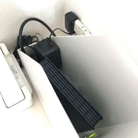 無印良品のファイルボックスで ごちゃつくルーターもスッキリ 暮らしニスタ