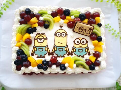 チョコ 生クリームデコ ６歳 誕生日ケーキはミニオンズ 完成までの画像付き 暮らしニスタ