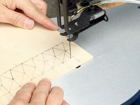 まさかの廃材が大変身 エコでかわいいウッドピアスの作り方 暮らしニスタ まさかの廃材が大変身 エコでかわいいウッドピアスの作り方 暮らしニスタ